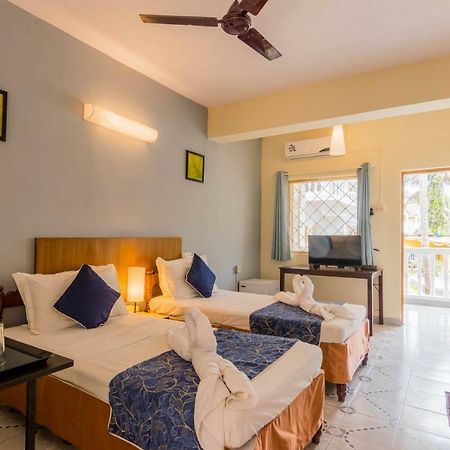 Dona Julia Beach Resort Калангут Экстерьер фото