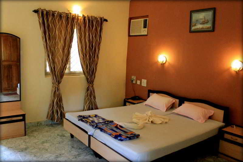Dona Julia Beach Resort Калангут Экстерьер фото