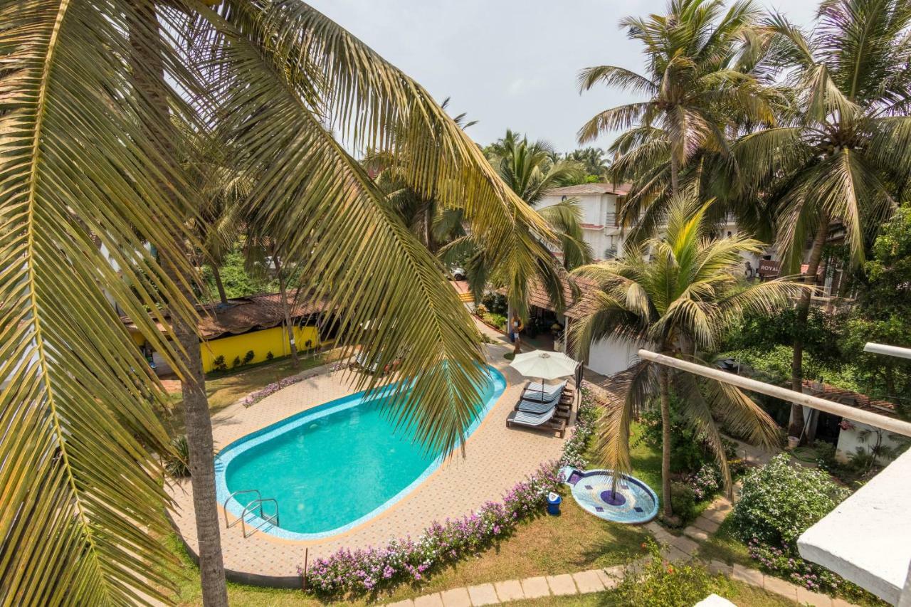 Dona Julia Beach Resort Калангут Экстерьер фото