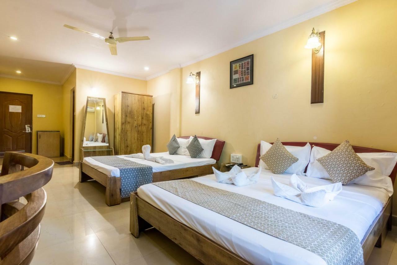 Dona Julia Beach Resort Калангут Экстерьер фото