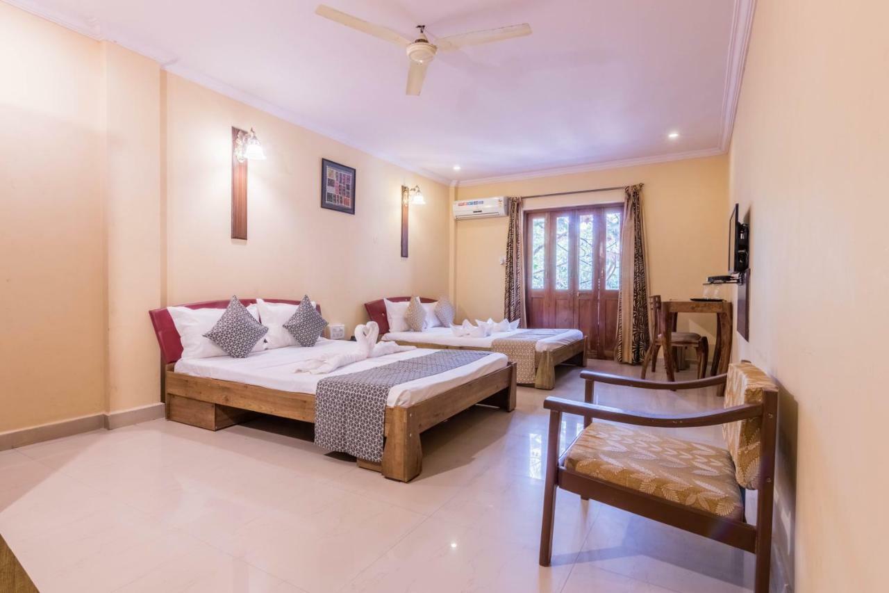 Dona Julia Beach Resort Калангут Экстерьер фото