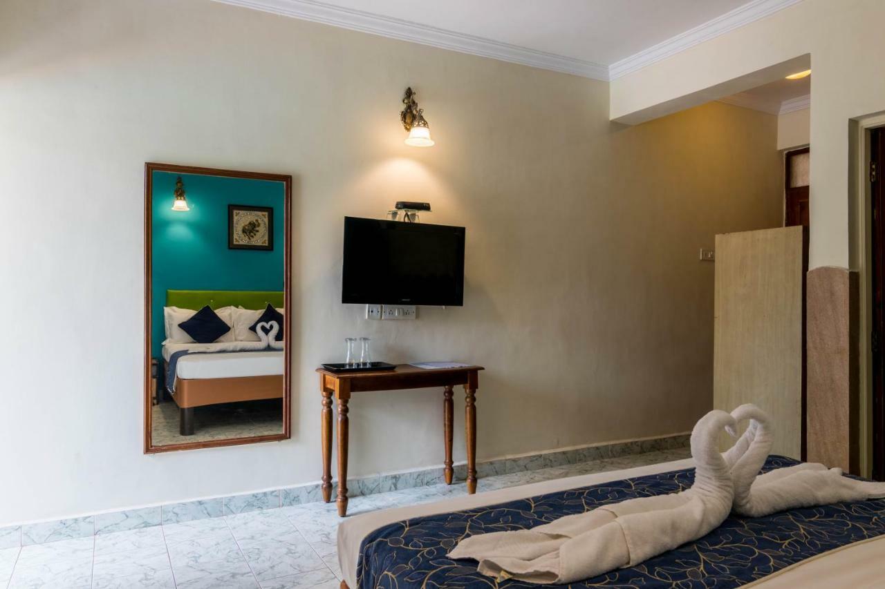 Dona Julia Beach Resort Калангут Экстерьер фото