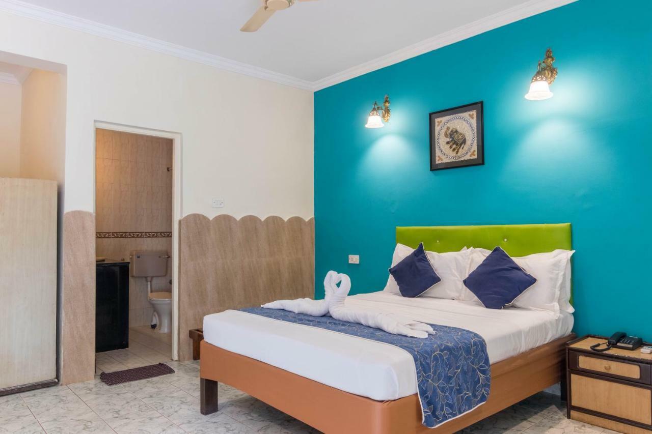 Dona Julia Beach Resort Калангут Экстерьер фото