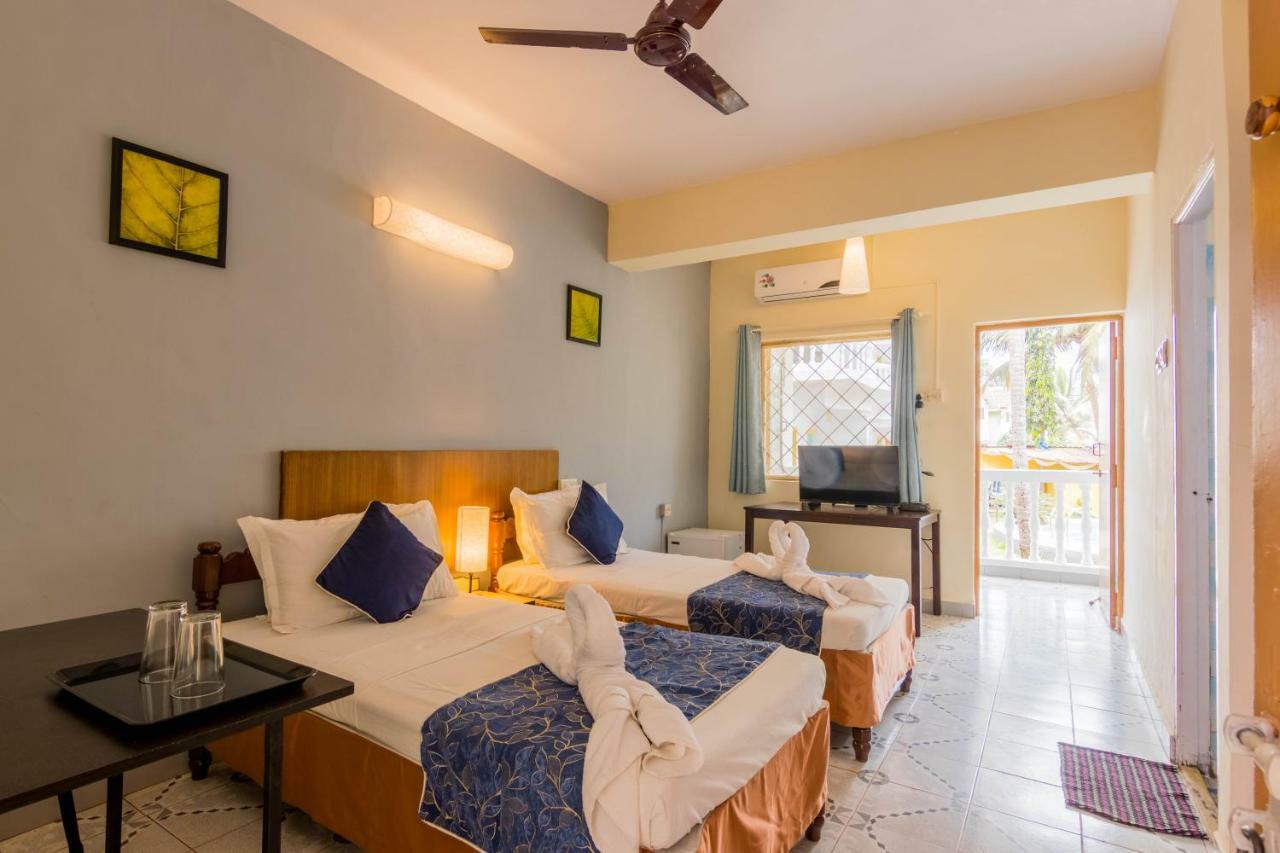 Dona Julia Beach Resort Калангут Экстерьер фото