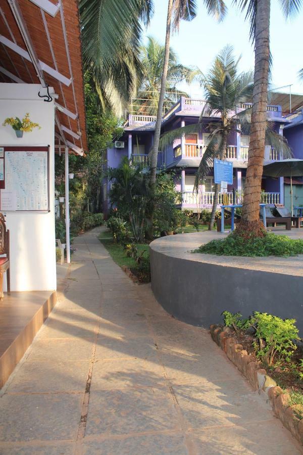Dona Julia Beach Resort Калангут Экстерьер фото
