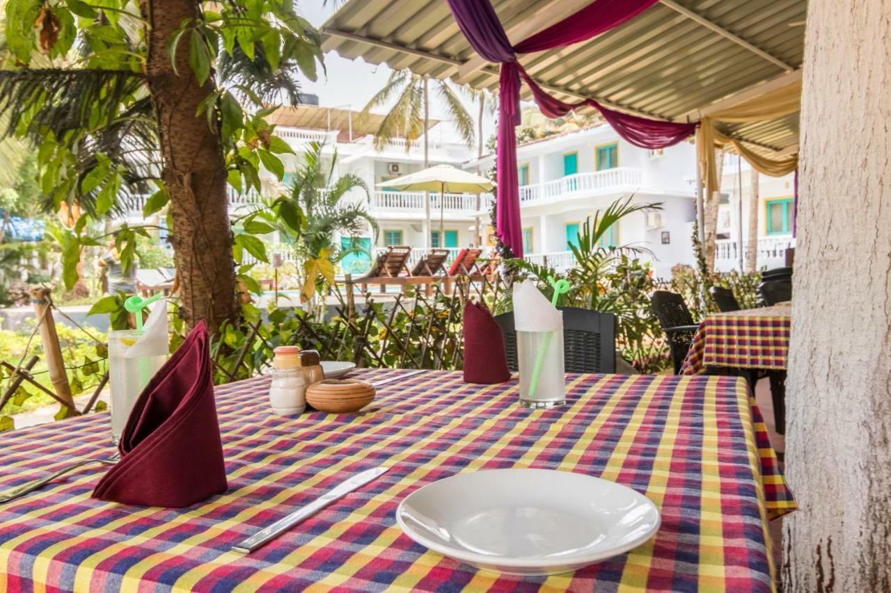 Dona Julia Beach Resort Калангут Экстерьер фото