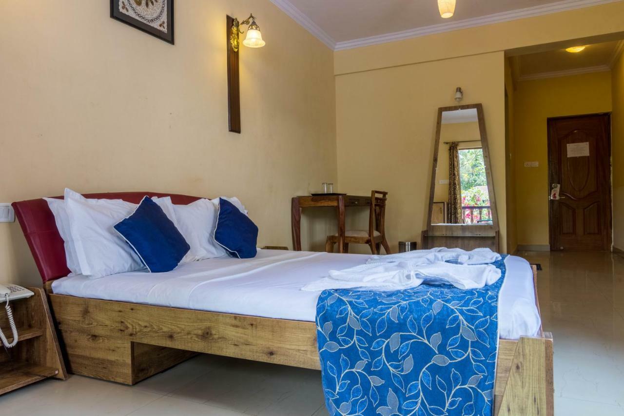 Dona Julia Beach Resort Калангут Экстерьер фото