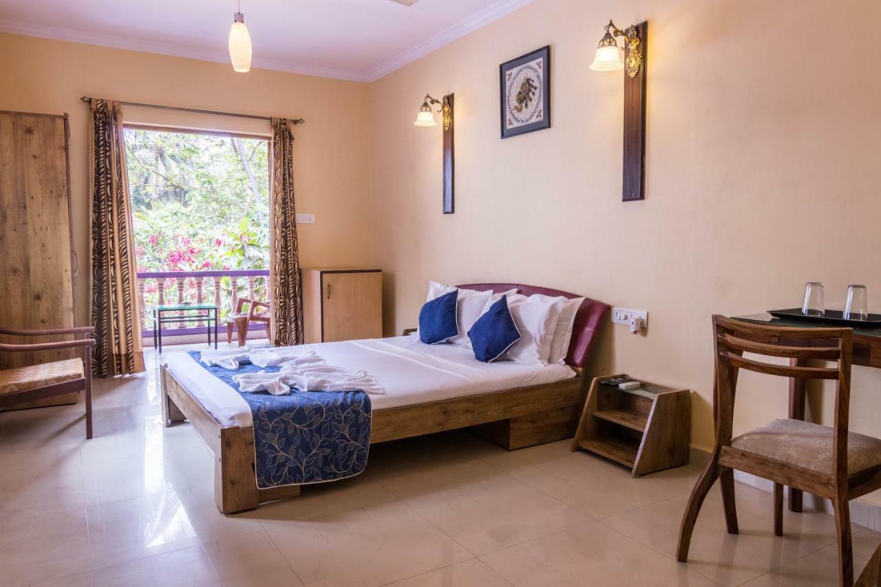 Dona Julia Beach Resort Калангут Экстерьер фото